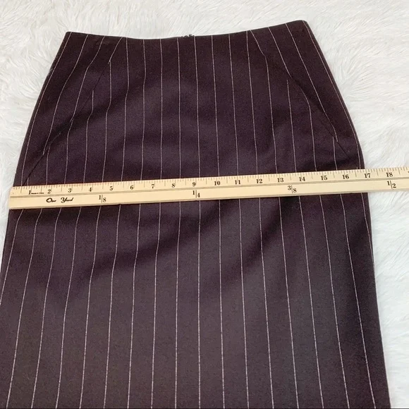 Theory Striped wool blend knee length pencil skirt in brown workwear - Picture 6 of 12